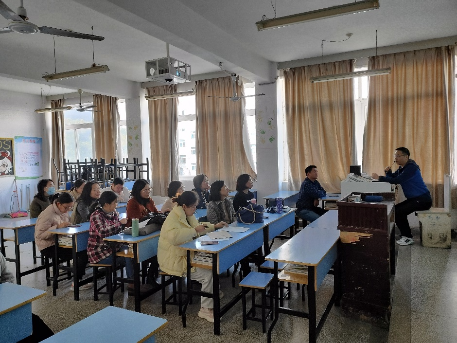 信息教研室開展2023-2024第一學期教研活動(四)