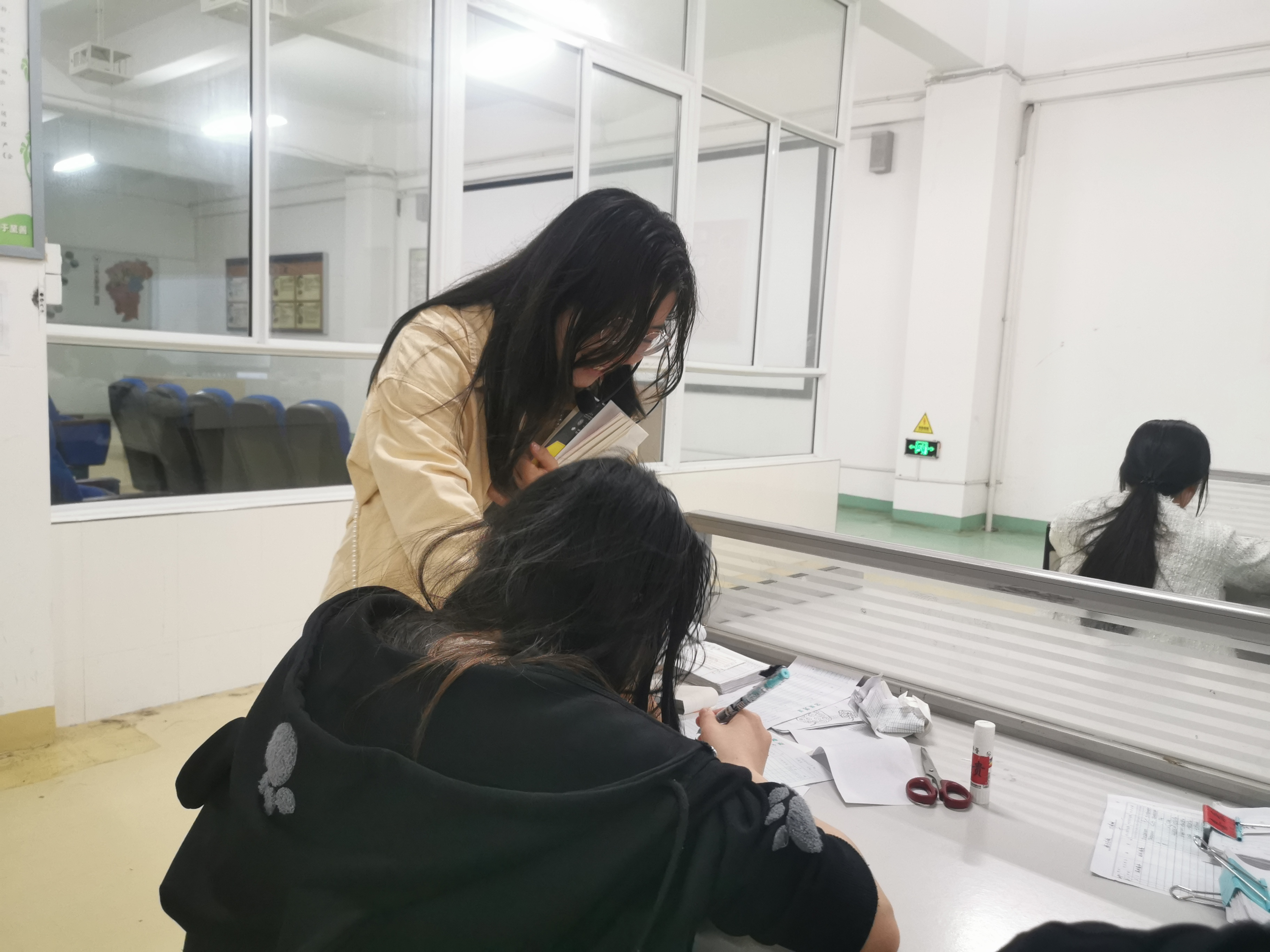 經管教研室開展2023-2024第二學期教研活動(四)