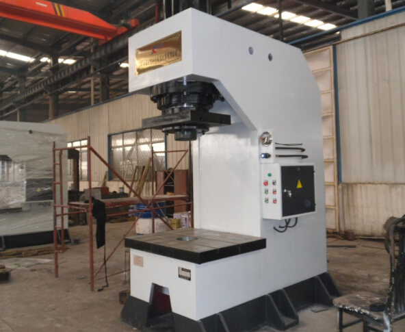 單臂液壓機(jī) 單臂液壓機(jī)