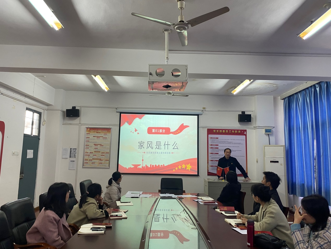 信息管理系黨支部赴江西省圖書館開展主題黨日活動