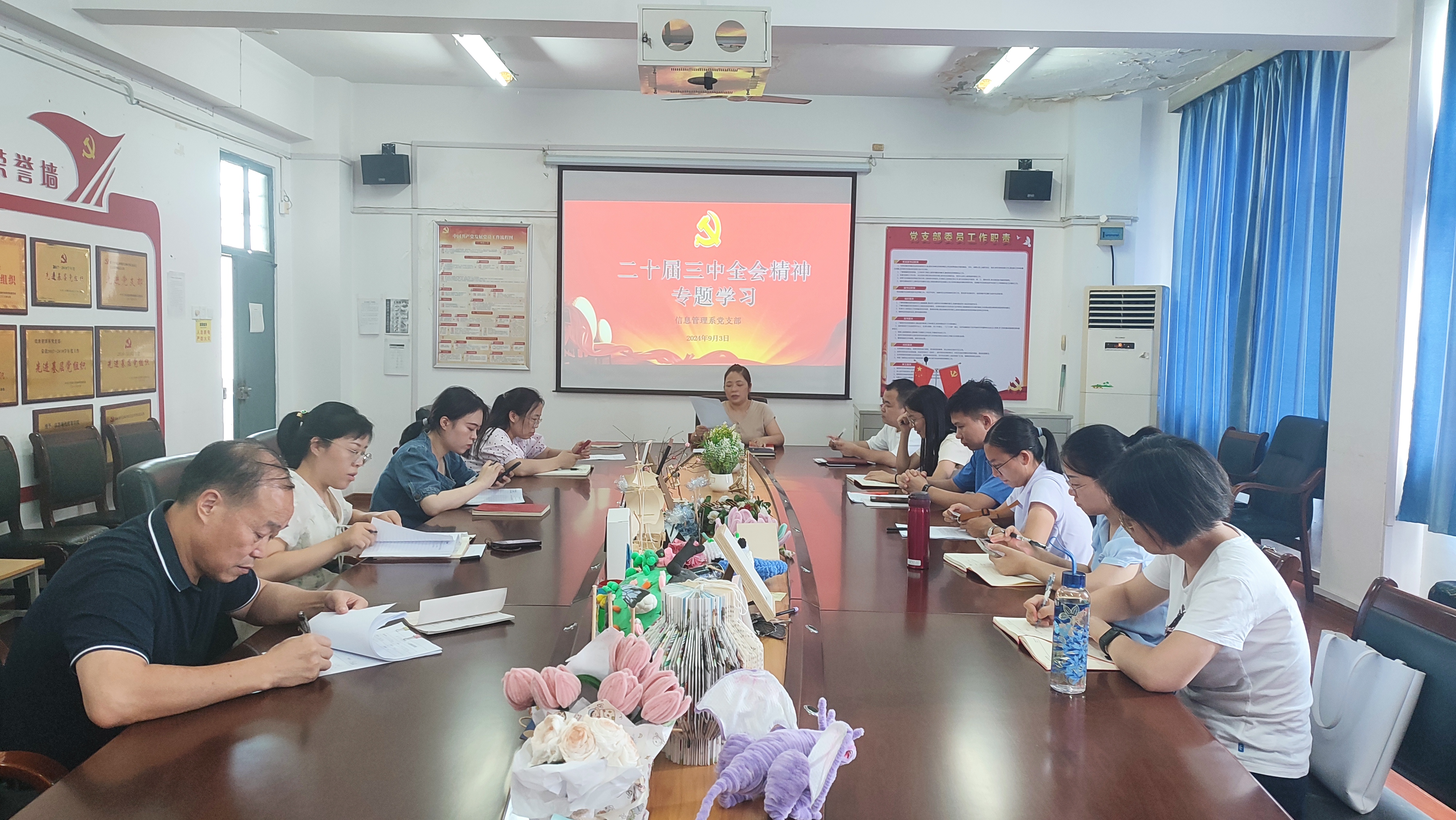 紅色文化宣講團(tuán)開展“學(xué)習(xí)習(xí)近平總書記考察江西重要講話精神”主題宣講